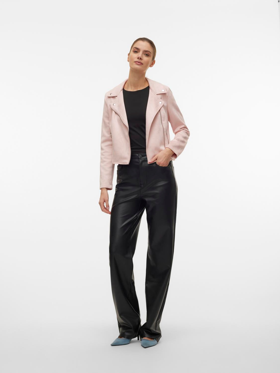 model_shot-front_full